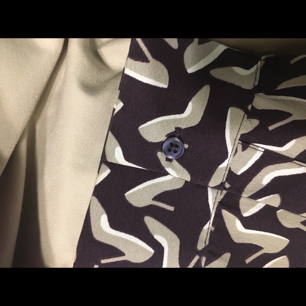 Banana Republic Blouse w/ High Heeled Shoe Pattern - Picture 6 of 6